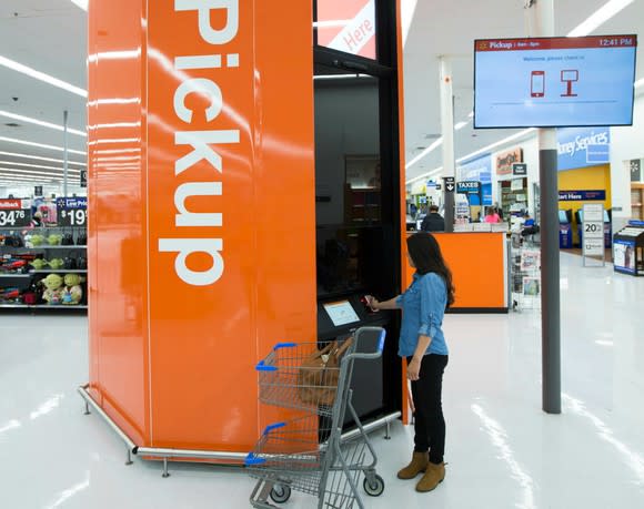 A Wal-Mart pickup tower.