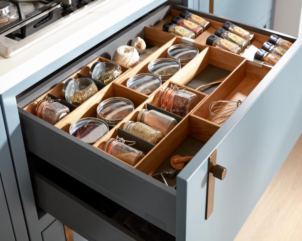 Organize kitchen drawers