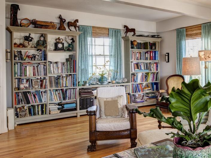 living room clutter shelves