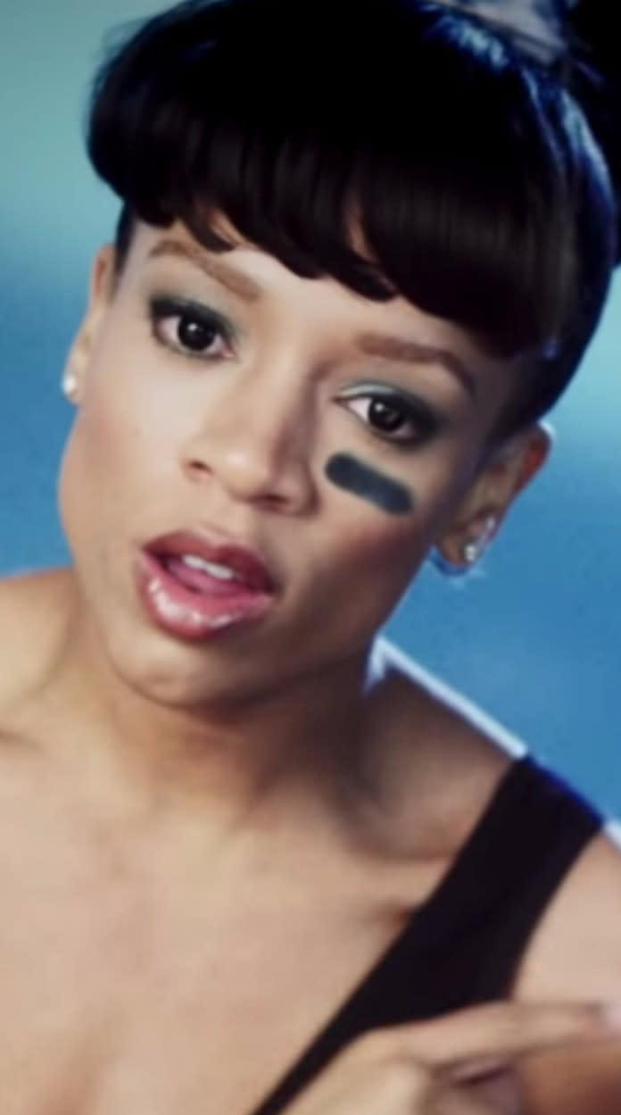 Lil Mama reenacting TLC's "Waterfalls" music video
