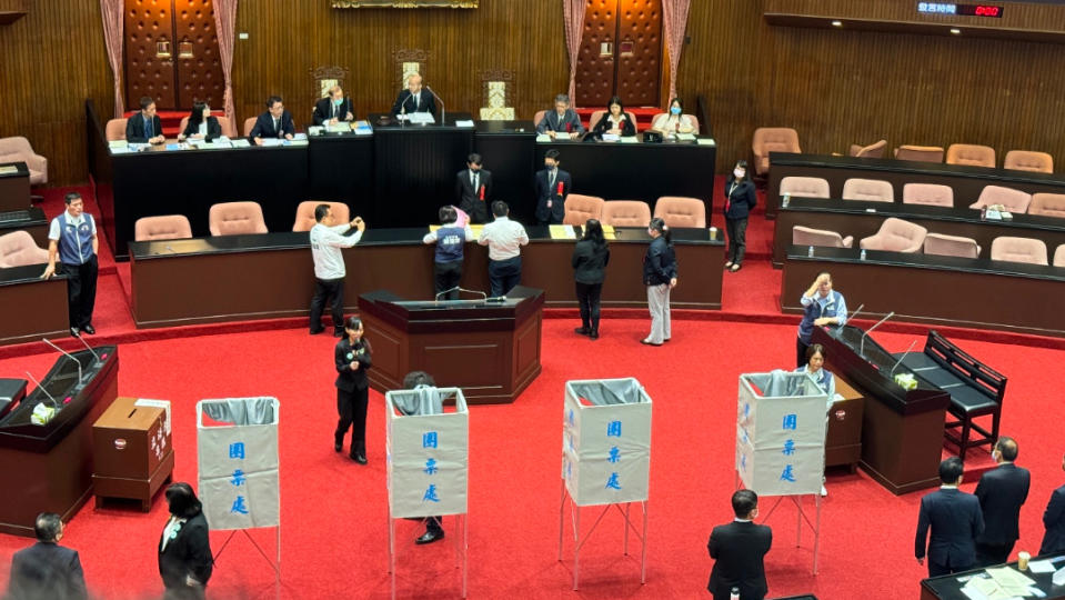 立法院今處理國會職權修法覆議案記名投票。蘇聖怡攝