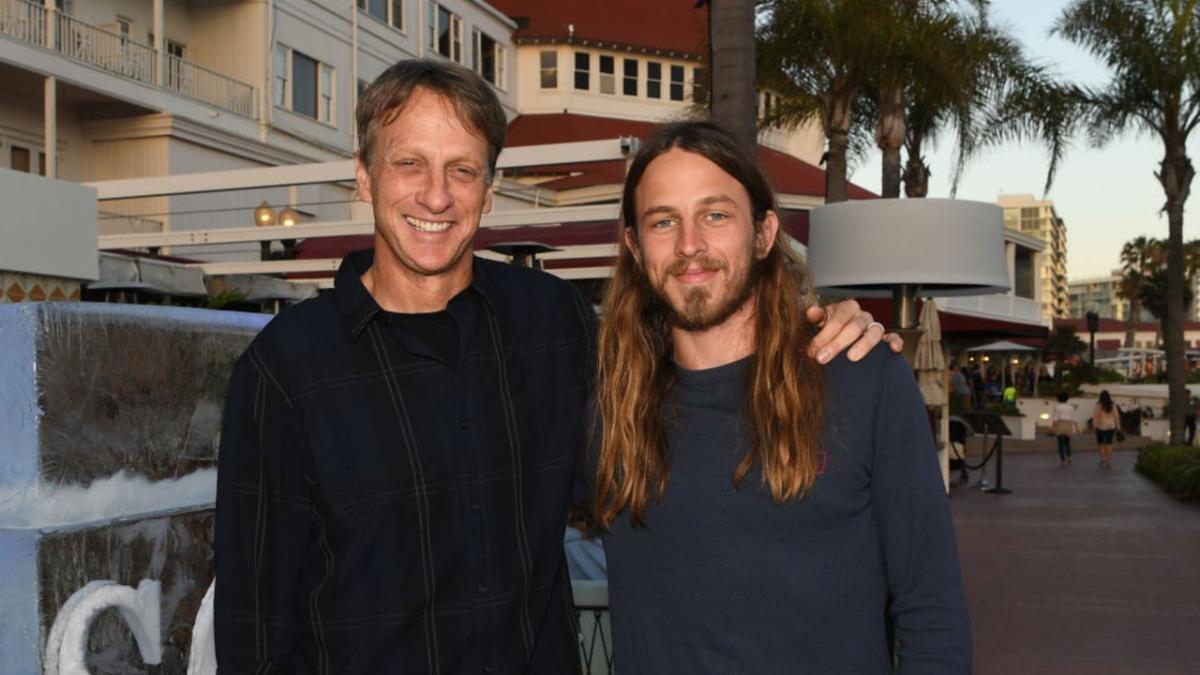 Kurt Cobain's daughter marries Tony Hawk's son – NBC Los Angeles