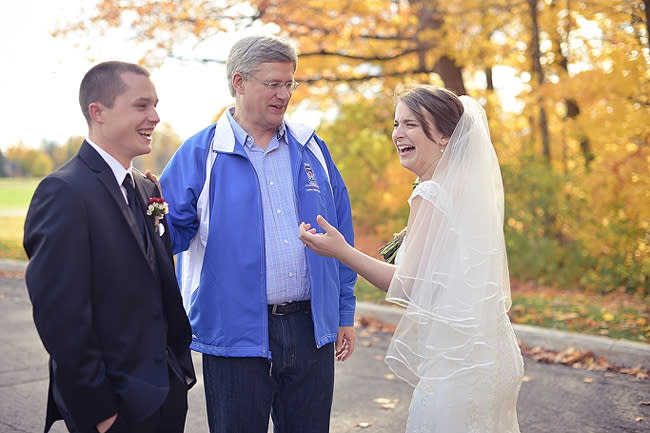 Harper photobombs wedding