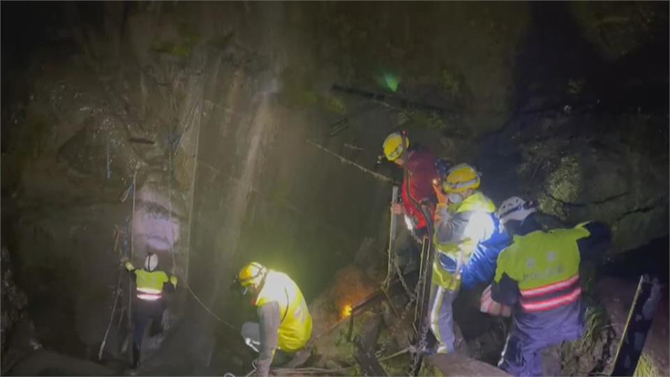 阿里山眠月線大崩壁出現雨瀑　4登山客受困