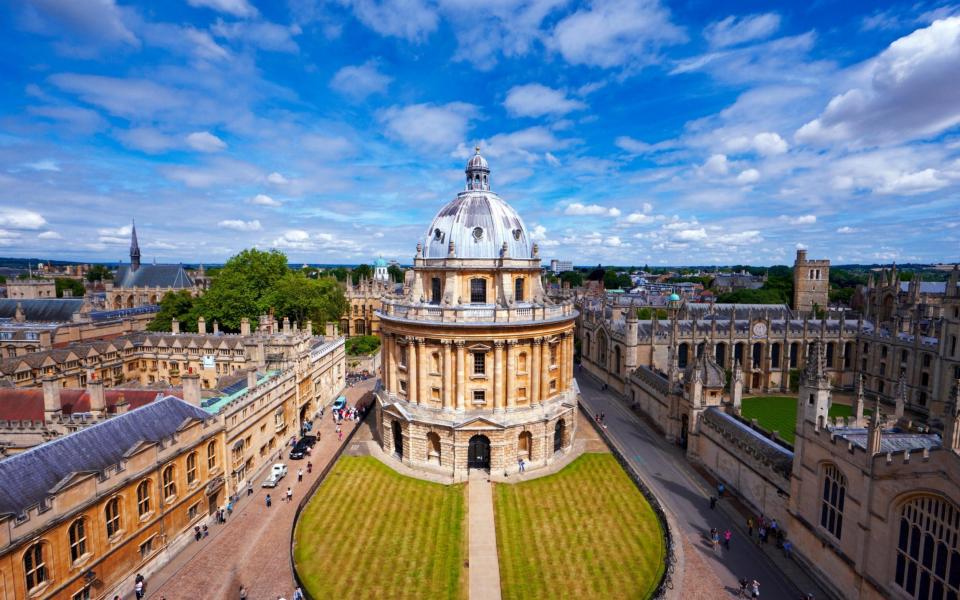 Oxford porters should be given “unconscious bias” training, the students’ union has said - www.Alamy.com