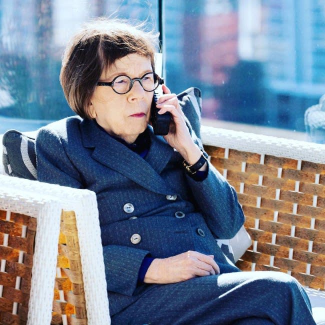 Linda Hunt 