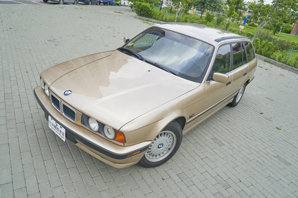 BMW 5 series E34 Touring 旅行車款