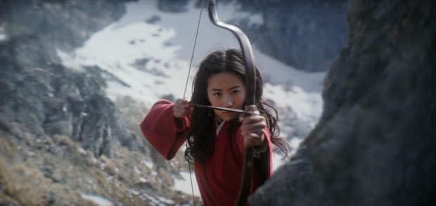 Mulan (Liu Yifei).