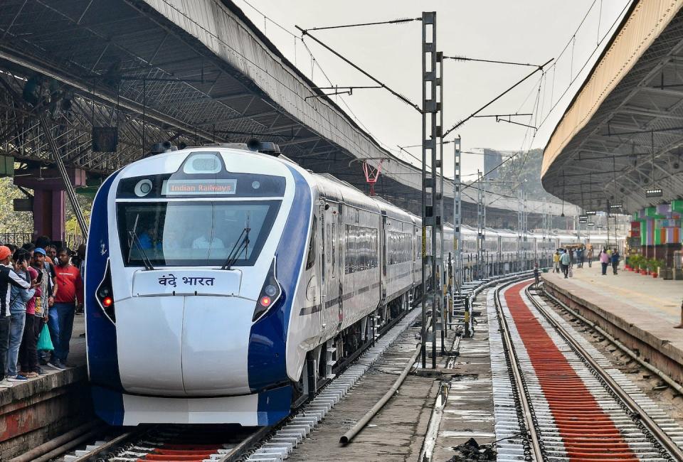 Vande Bharat Express train as seen in Kolkata, India. <a href="https://www.gettyimages.com/detail/news-photo/vande-bharat-express-train-as-seen-at-howrah-station-in-news-photo/1245840303?adppopup=true" rel="nofollow noopener" target="_blank" data-ylk="slk:Debarchan Chatterjee/NurPhoto via Getty Images;elm:context_link;itc:0;sec:content-canvas" class="link ">Debarchan Chatterjee/NurPhoto via Getty Images</a>