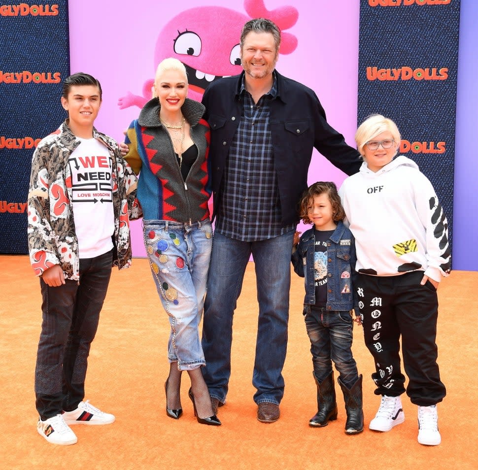 gwen stefani and blake shelton with her kids