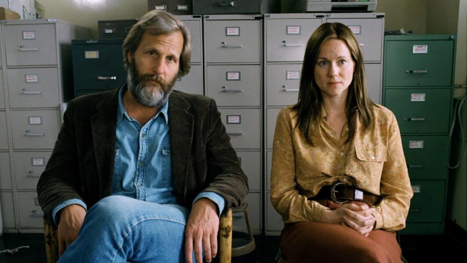 Jeff Daniels as Bernard Berkman and Laura Linney as Joan Berkman in The Squid and the Whale