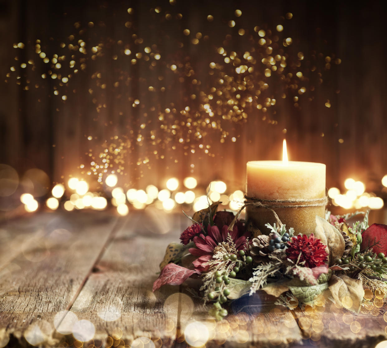 A guide to the best, tried and tested, Christmas candles available in the UK in 2021. (Getty Images)