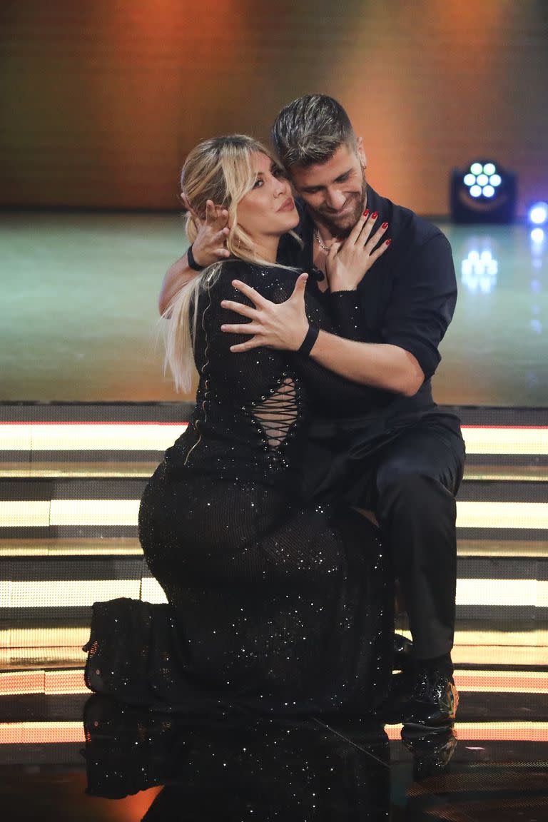 Wanda Nara baila en "Bailando con las Estrellas" en el auditorio de la Rai, en Roma.