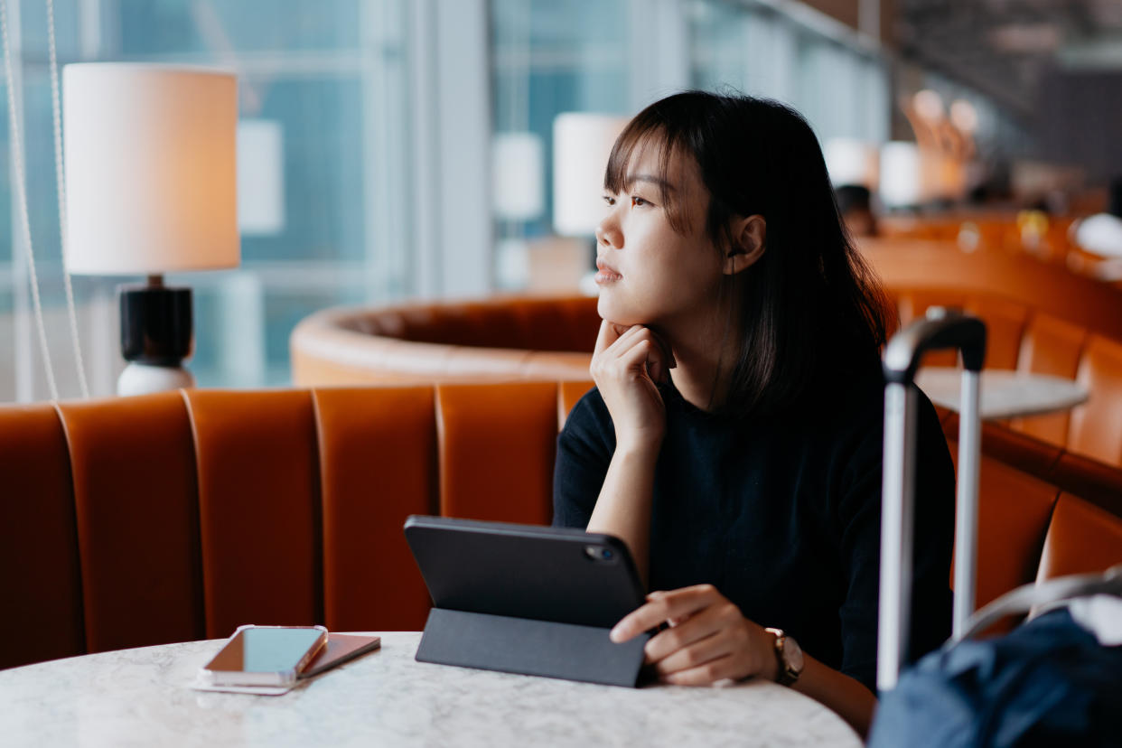 Airport lounges often provide more comfortable seating, refreshments, and sometimes even sleeping facilities. (Photo: Gettyimages)