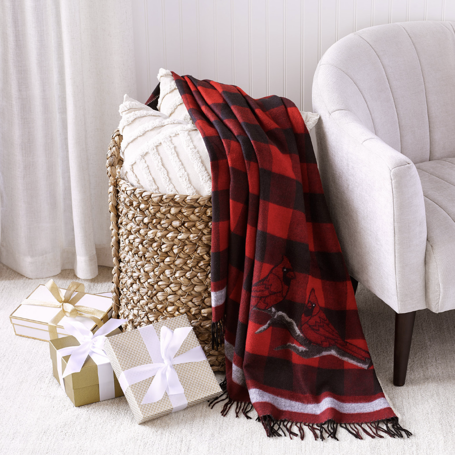 Cozy Throw Cardinal Blanket (Photo via Northern Reflections)