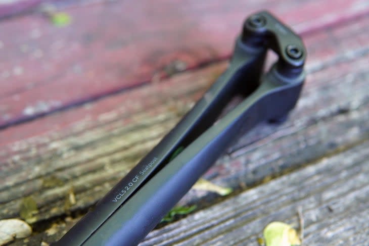 Ergon-Allroad-review---CF-Allroad-Carbon-pro-seatpost-VCLS-detail