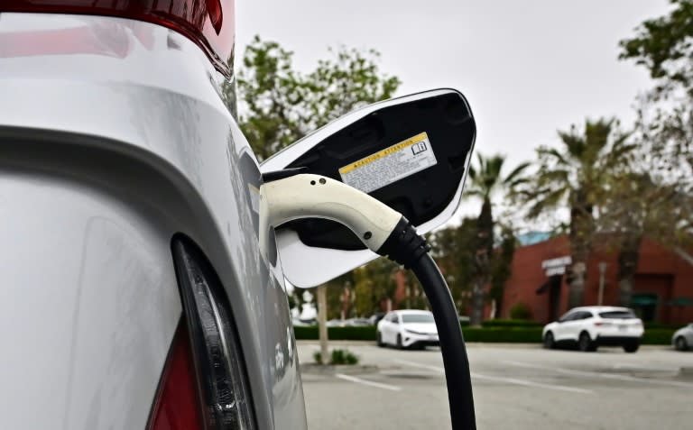Un véhicule électrique à Alhambra, en Californie, l 12 avril 2023 (Frederic J. BROWN)