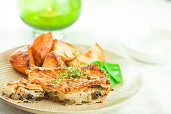 <strong>Get the <a href="http://www.ledelicieux.com/recipes/vegetarian-christmas-part-2-mushroom-lasagna/" target="_blank">Mushroom Lasagna Recipe</a> from Delicieux</strong>