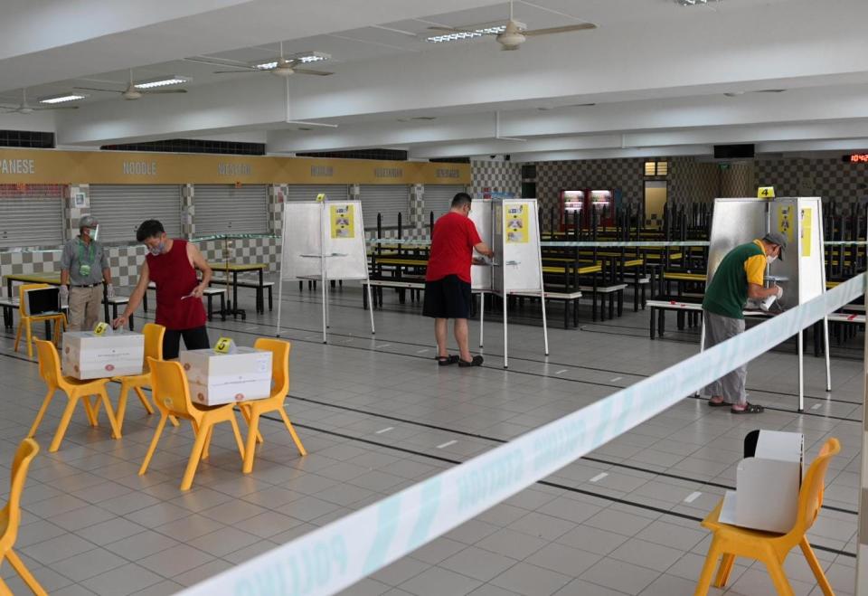 GE2020 polling at Dunearn Secondary School (Photo: Joseph Nair for Yahoo News Singapore)