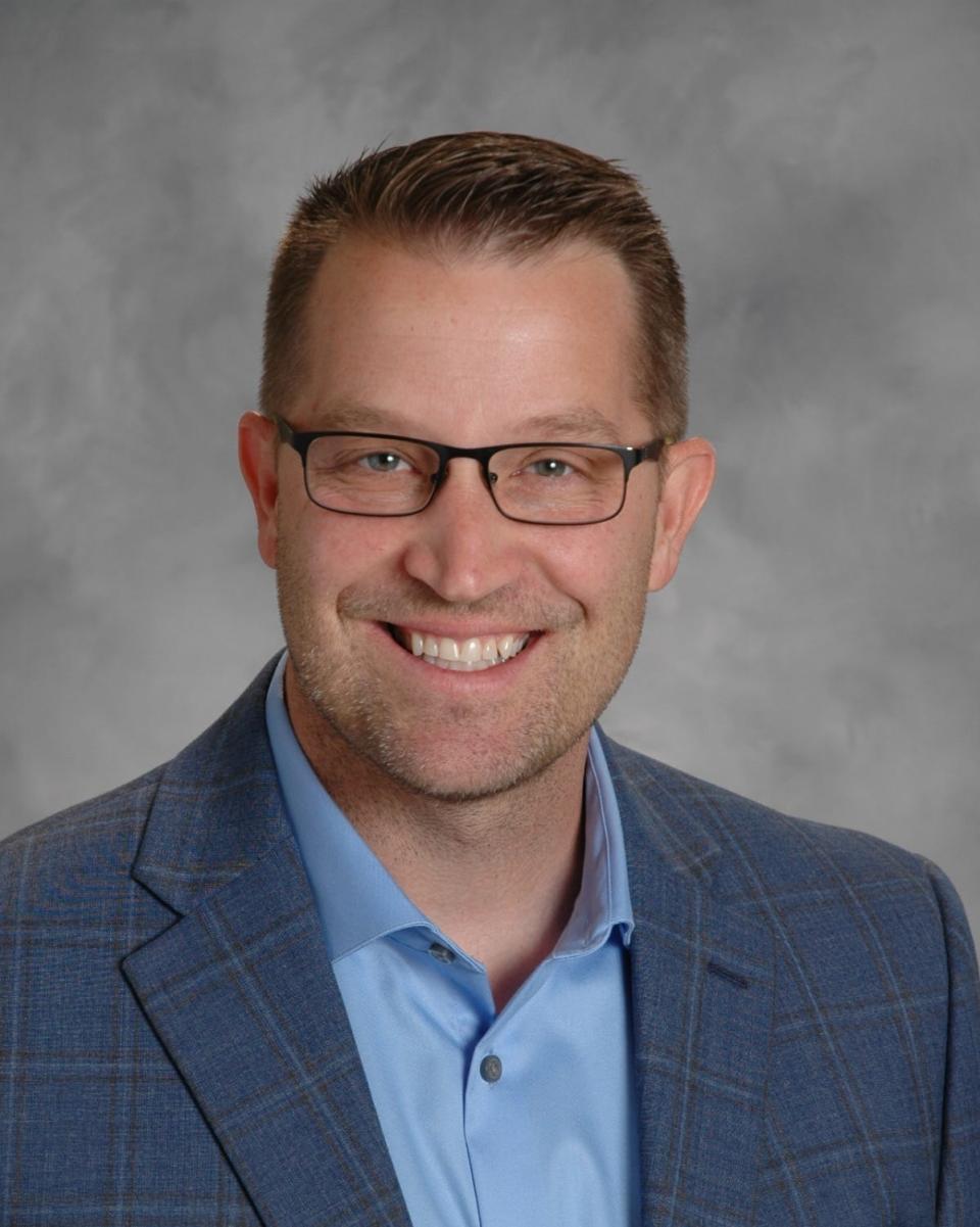 Mark Smith, the current deputy superintendent at the Howard-Suamico School District, will succeed Damian LaCroix as superintendent July 1.