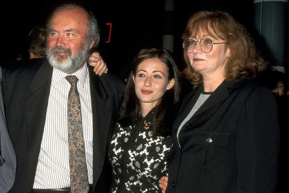 <p>Ron Galella/Ron Galella Collection via Getty Images</p> Shannen Doherty with her parents, John and Rosa Doherty