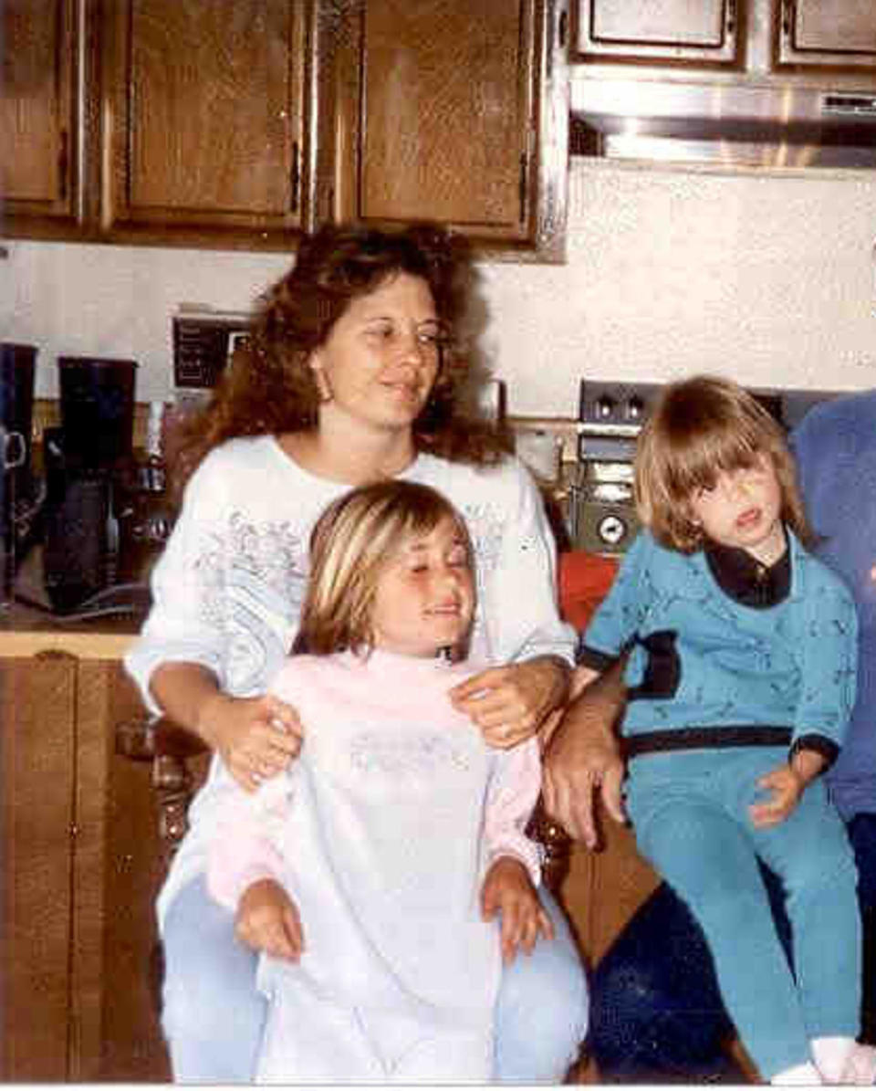 Alissa, Sarah and their mother, Barbara. (Courtesy Turney family )
