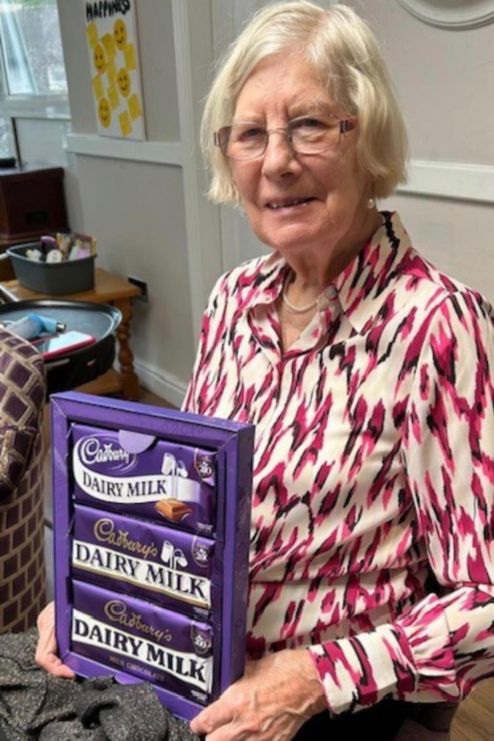 Oxford Mail: An Oxford Beaumont resident with a retro Cadbury product