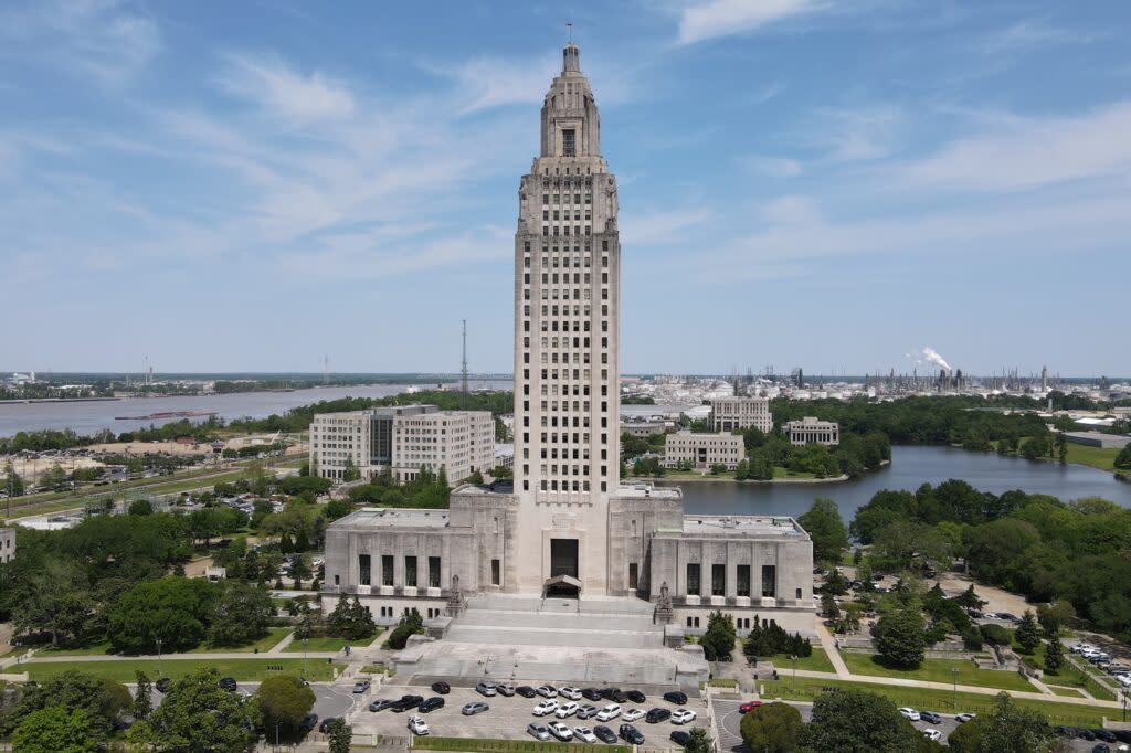 Aerial view of Louisiana State Capitol building