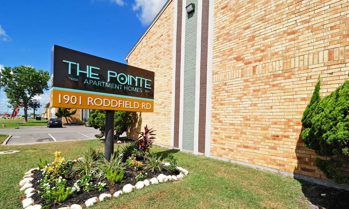 The Pointe Apartment Homes is an apartment complex located at 1901 Rodd Field Road in Corpus Christi.