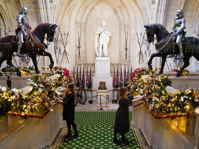 Photos Show the White House and Windsor Castle Decorated for Holidays