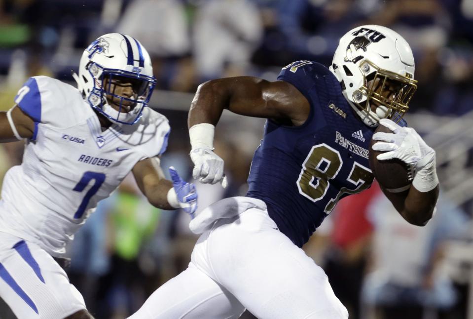 Florida International tight end Jonnu Smith (87) led all tight ends nationally with 61 receptions for 710 yards and eight touchdowns in 2014. (AP Photo/Lynne Sladky)