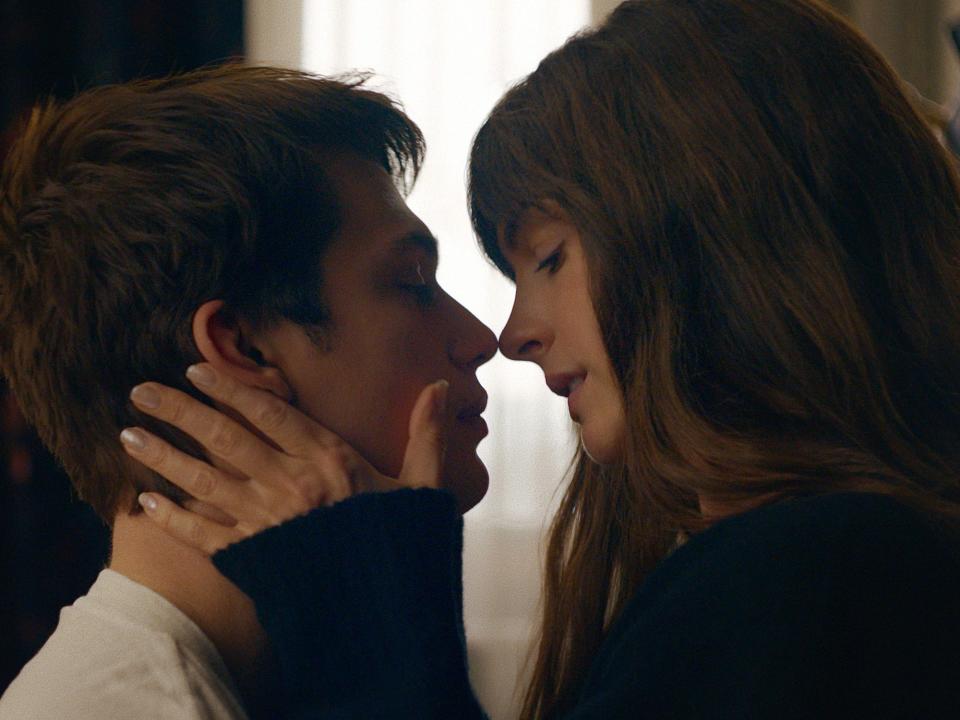 Anne Hathaway as 'Solène' and Nicholas Galitzine as 'Hayes Campbell' in "The Idea of You"