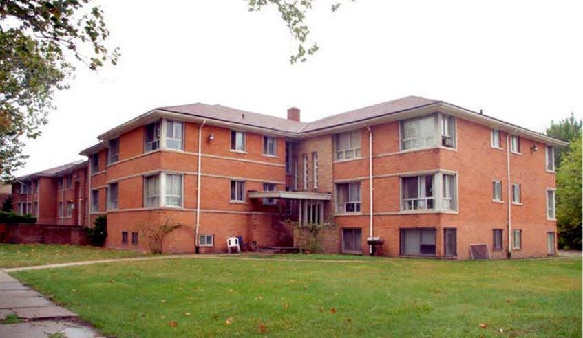 The West Boston Apartments, on the edge of the Boston-Edison neighborhood in Detroit, were listed for sale and expected to become market rate rentals. With help from the Detroit Housing for the Future Fund, the developer of the complex, instead, will renovate and preserve it as affordable housing for years to come.