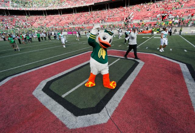 Oregon Ducks extend several offers to top transfer portal targets - Yahoo  Sports