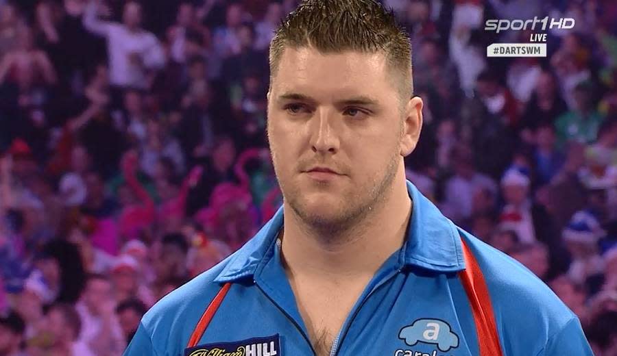 Daryl Gurney trifft im ersten Spiel der 1. Runde auf Jamie Lewis. Nach Gurneys gewonnenem Satz eins schlägt "The Rasta" zurück - dem "Dude" gefällt das sichtbar nicht