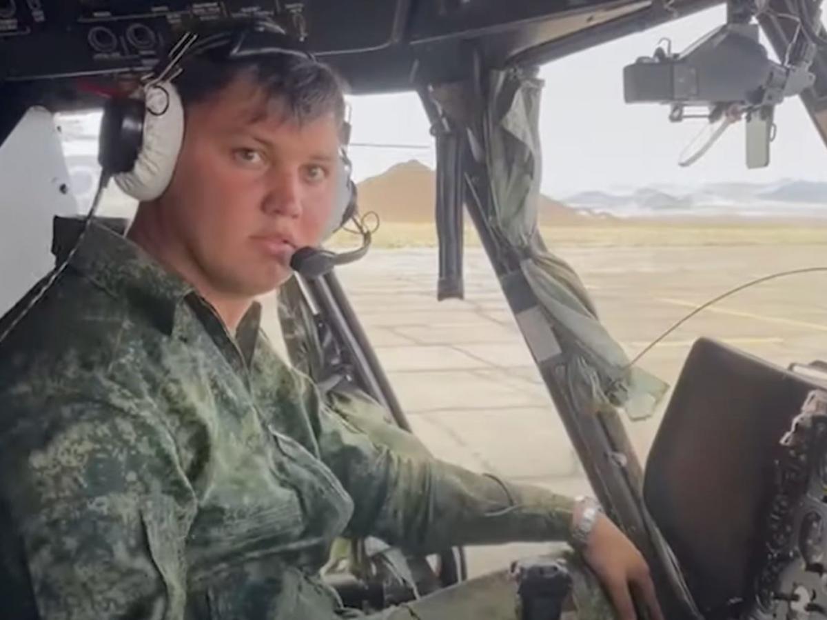 Руски пилот, който избяга в Украйна, каза, че екипажът на неговия хеликоптер се паникьоса, когато разбра какво се случва, но не можаха да го спрат, тъй като той беше единственият, който можеше да управлява 
