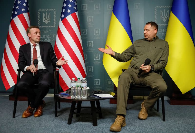 White House National Security Advisor Sullivan and Head of Ukraine's Presidential Office Yermak attend a news briefing in Kyiv