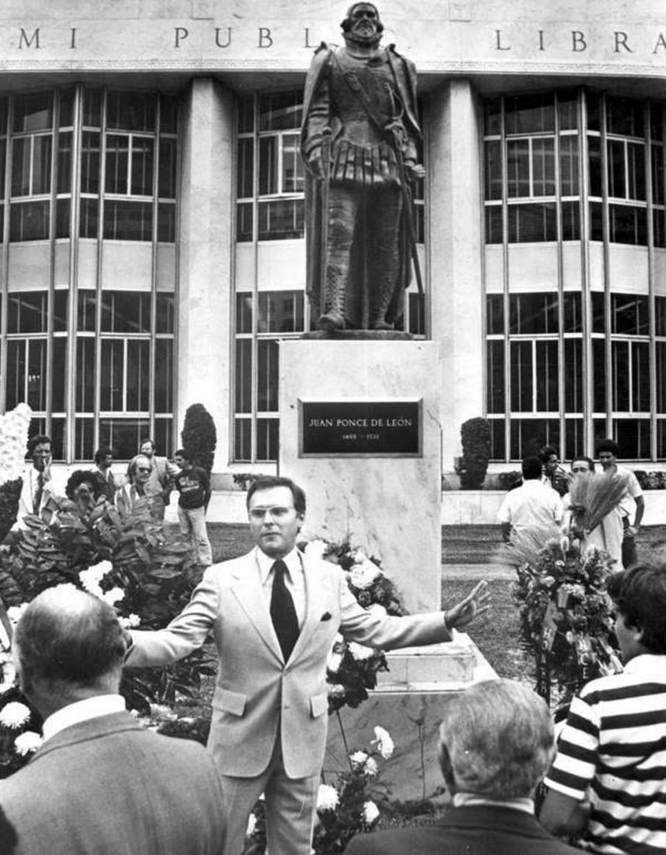 The unveiling of the Ponce de Leon statue in front of the Miami Public Library in 1977. Miami Mayor Maurice Ferre is in the center foreground.