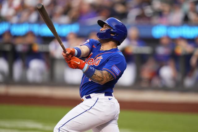 Álvarez homers twice, Mets hold on to beat White Sox 11-10 after