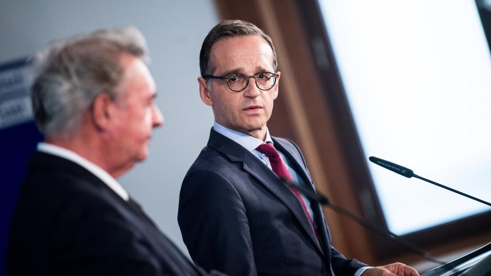 Bundesaußenminister Heiko Maas (r) und sein luxemburgischer Amtskollege Jean Asselborn wollen eine unabhängige Untersuchung der Vorfälle im Golf von Oman. Foto: Bernd von Jutrczenka/Archiv