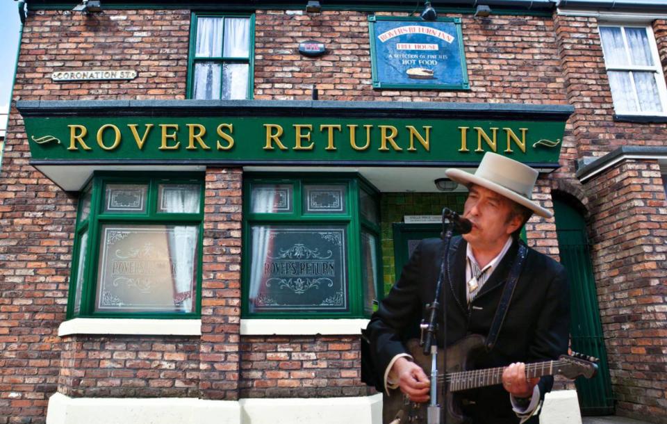 How a potential Dylan appearance in Weatherfield could look (Picture: ITV/Wikicommons)