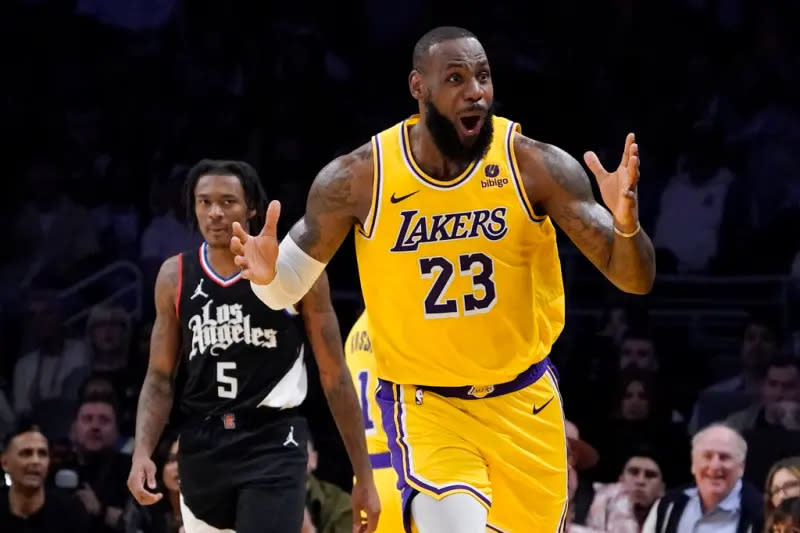 ▲LeBron James輸球怒了！比賽勝負不是由最後兩分鐘決定的。（圖／美聯社／達志影像）