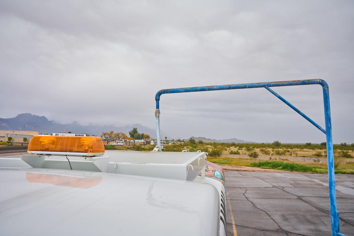 A delivery truck fills with water in Apache Junction on March 30, 2023. Scottsdale's water standpipe will soon resume service to some Rio Verde Foothills residents.