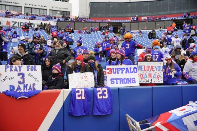 DVIDS - Images - 2019 Buffalo Bills Salute to Service Game: Pregame  Ceremony [Image 3 of 8]