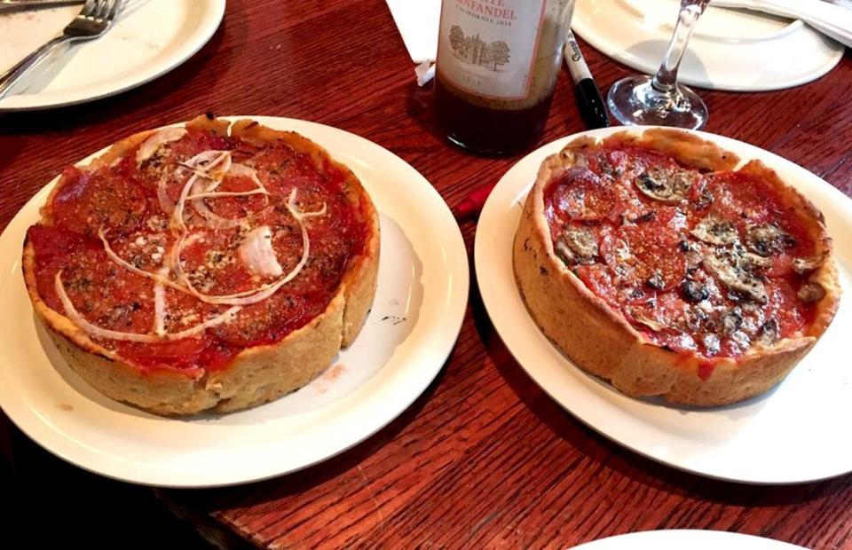 Deep-Dish Pizza, Pizzeria Uno (Chicago, Illinois)