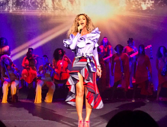 Beyoncé performed at a company holiday party and obviously it was lit