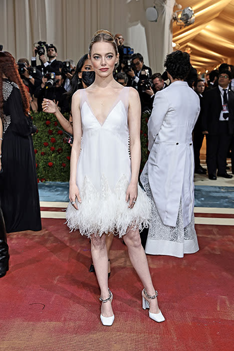 met-gala-2022-red-carpet-emma-stone