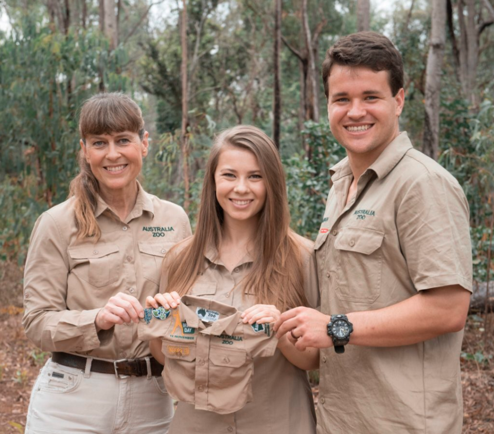 Terri Irwin, Bindi Irwin and Chandler Powell