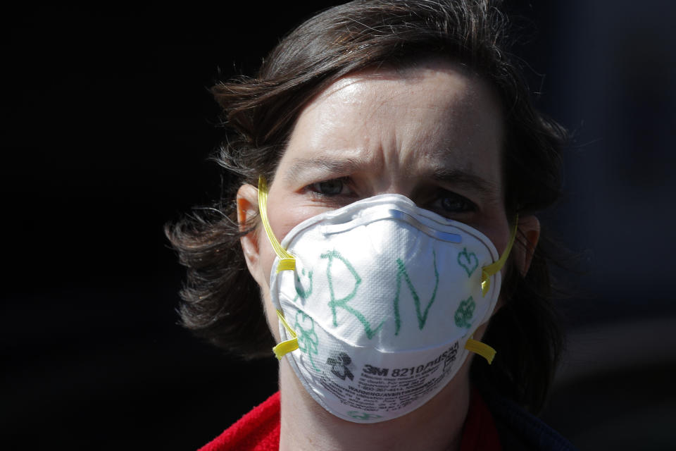 Nurses at Montefiore Medical Center Moses Division hospital hold a protest demanding N95 masks and other critical Personal Protective Equipment (PPE) to handle patients during the outbreak coronavirus disease (COVID-19) in the Bronx borough of New York City, New York, U.S., April 2, 2020. REUTERS/Brendan Mcdermid