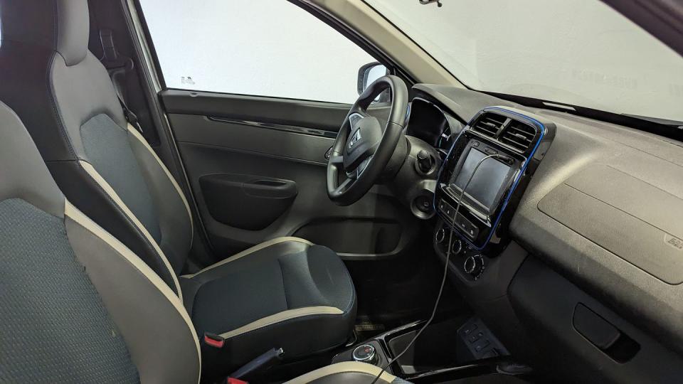 2022 dacia spring interior